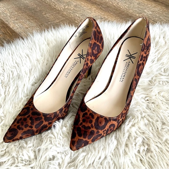 Leopard Print Kardashian Kollection Pointed Heels - Picture 2 of 9